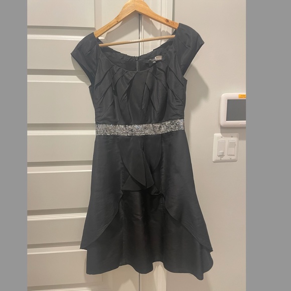 Carmen Marc Valvo Black Pleated Sequin Dress - Picture 2 of 10